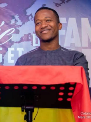 Berger Jean Dobo SAKOUVOGUI ministere de reveil retour a la parole photo MRRP